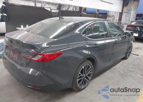 2026 Toyota Camry Xle z USA, uszkodzony, nr VIN 4T1DAACK1TU232066